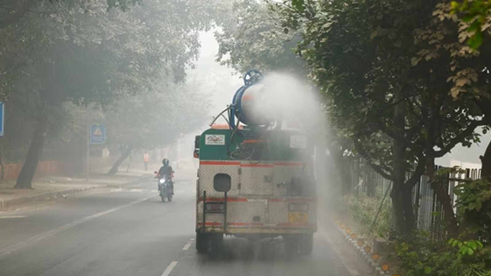 Delhi’s Smog Shows No Sign of Easing: Ghaziabad Suffocates, Wazirpur Records Capital’s Worst Air