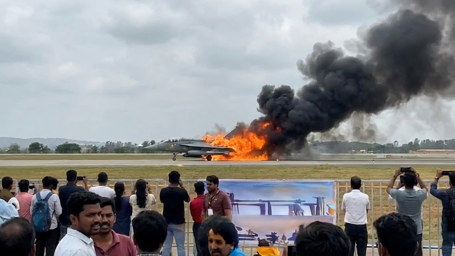 Tejas Fighter Jet Crashes at Dubai Air Show, Pilot Killed — Inquiry Launched Amid Controversial Decision to Continue Event